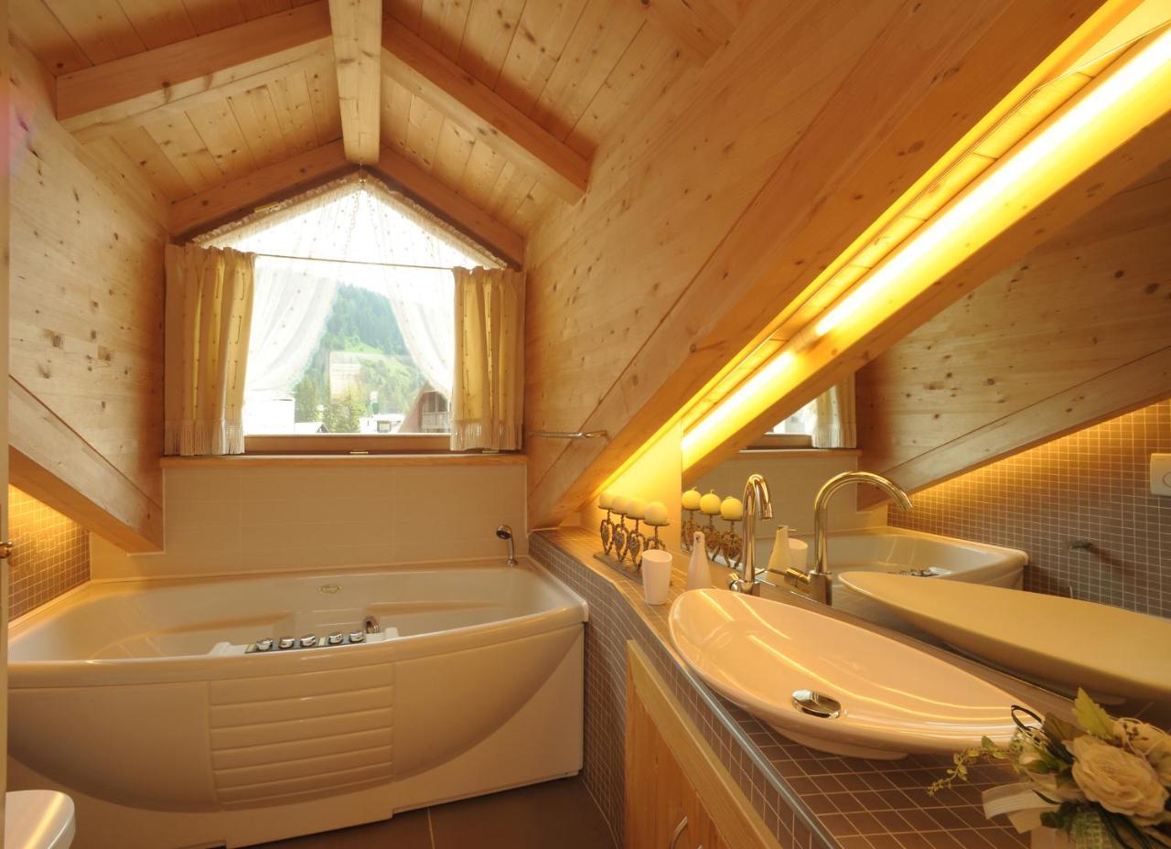 Romantic Chalet Dolomiti วัล ดี โซลโด ภายนอก รูปภาพ